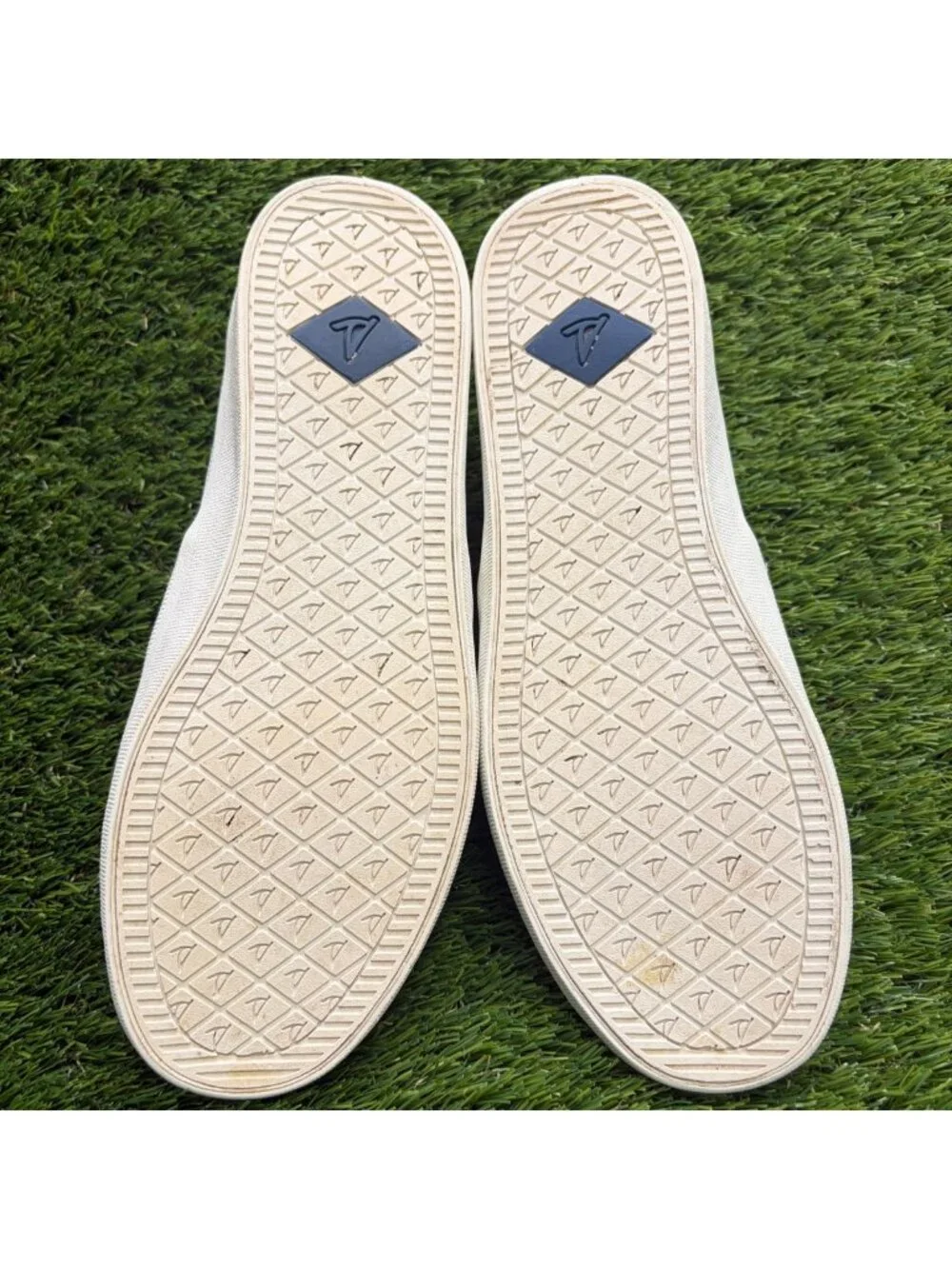 Sperry Crest Twin Gore Womens Size 7 White Perforated Leather Slip On Shoes